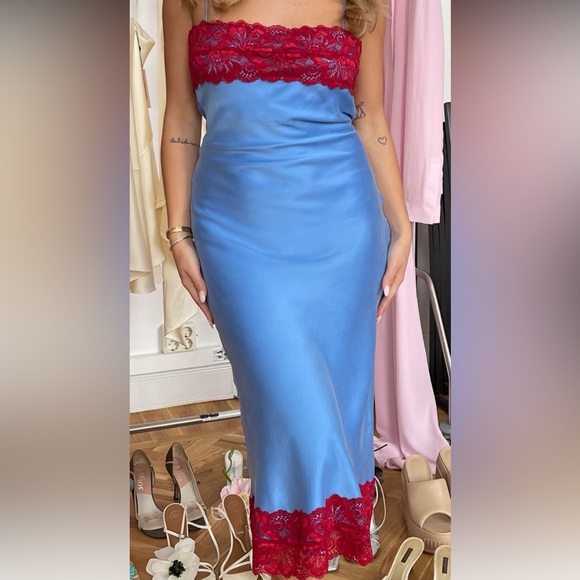 IN SEARCH OF dream dress midi Sky red dress by Djerf Avenue ❤️🩵🍒🫐 - Picture 1 of 1
